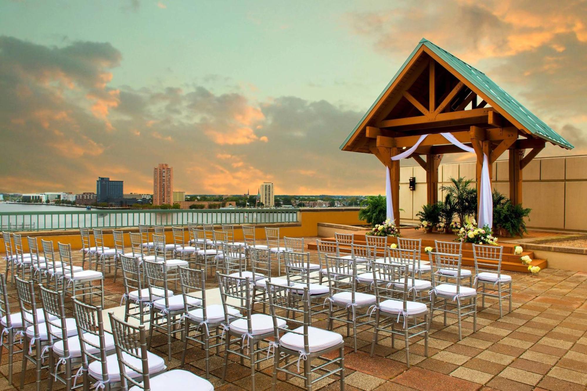 Norfolk Waterside Marriott Hotel Exterior photo