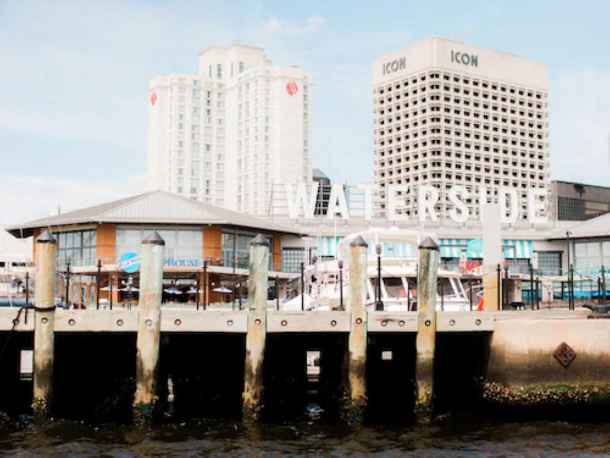 Norfolk Waterside Marriott Hotel Exterior photo